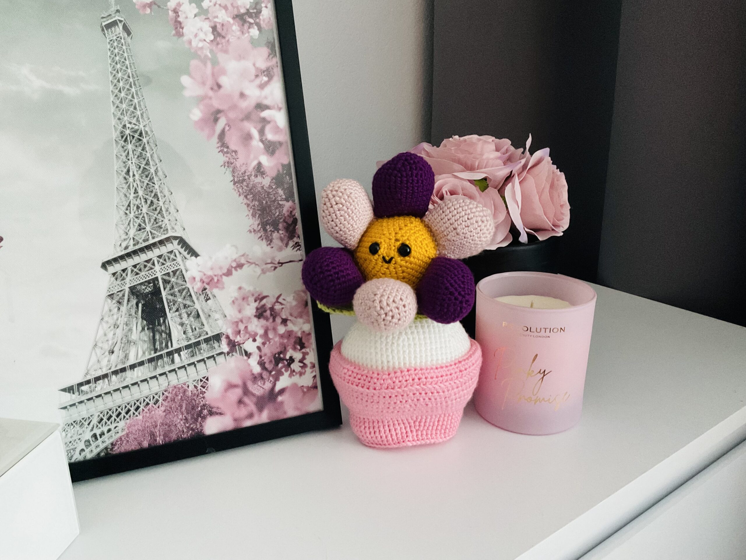 Háčkovaná hračka Kvetinka Rose pre deti – Obrázok 4