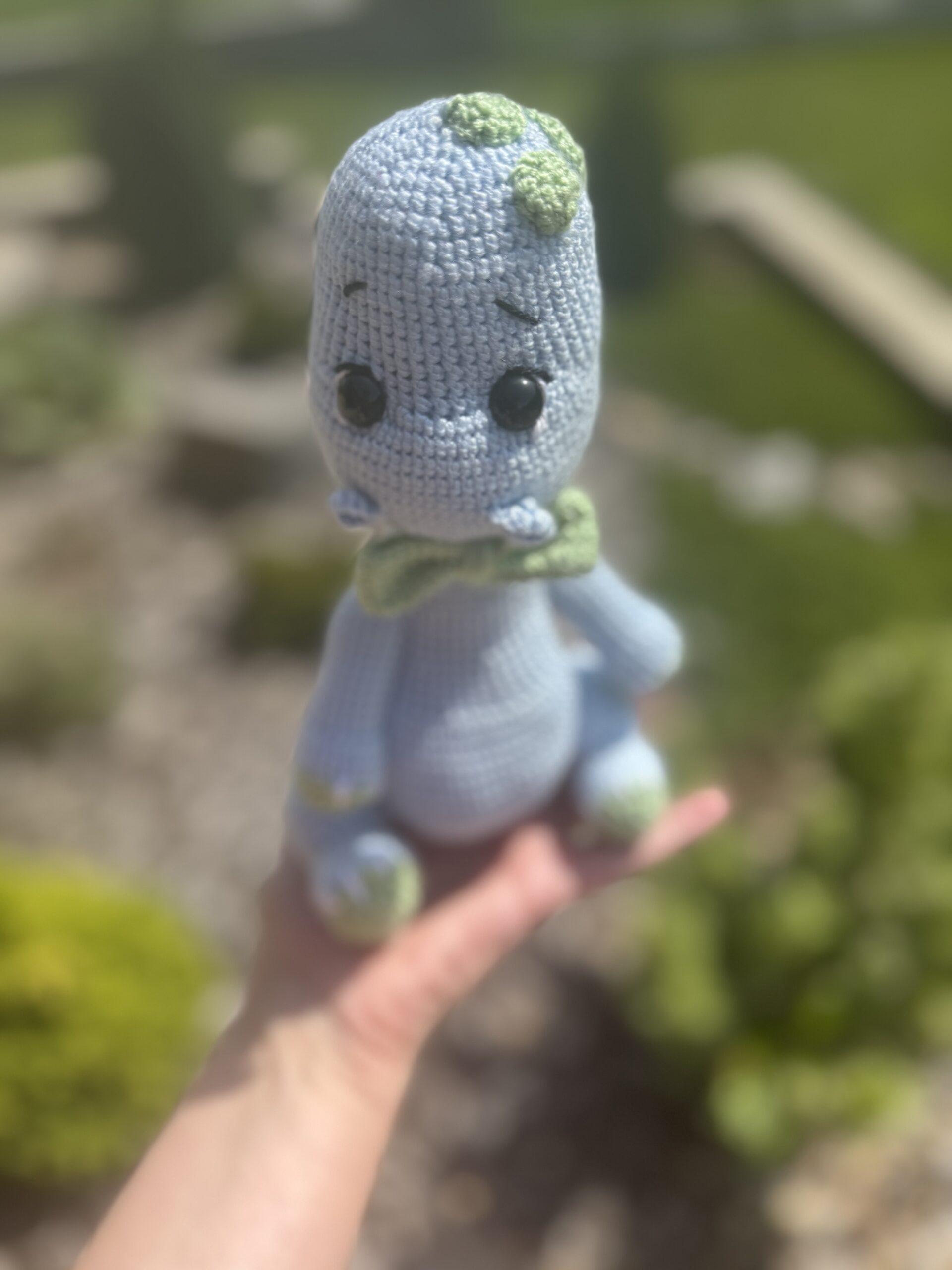 Háčkovaná hračka Brachiosaurus Tony pre deti – Obrázok 3