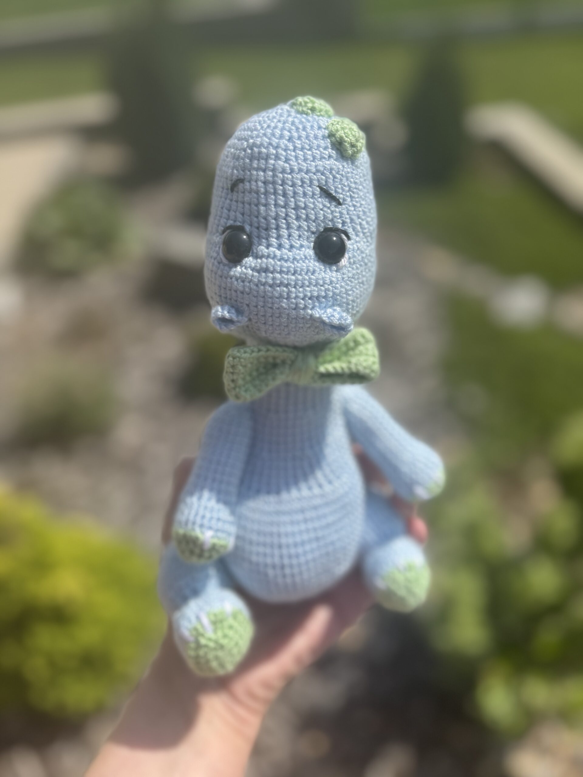 háčkovaná hračka brachiosaurus tony ručne robená hračka pre deti elian nicky