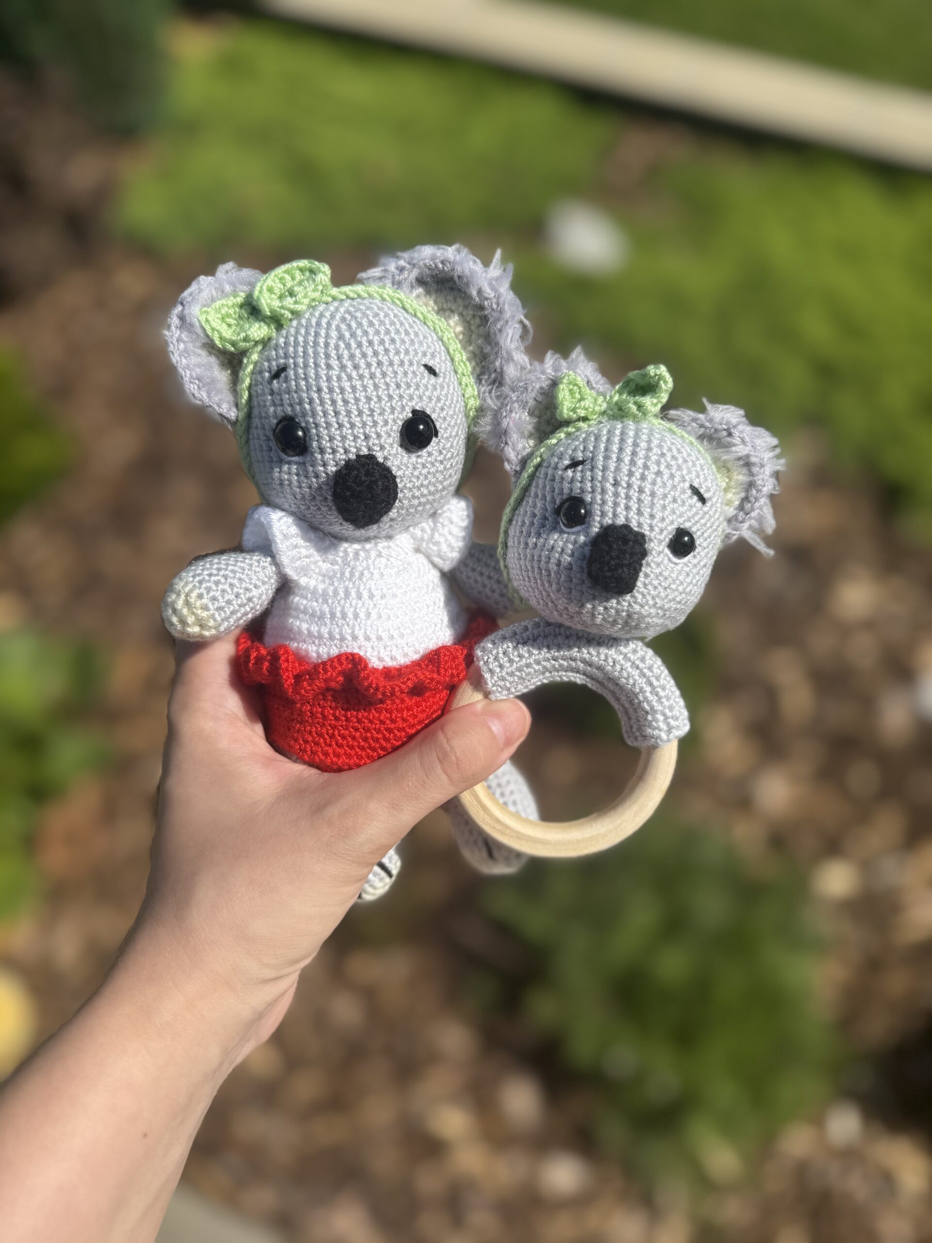 Háčkovaná koala Sydney pre bábätko s hryzátkom – Obrázok 4